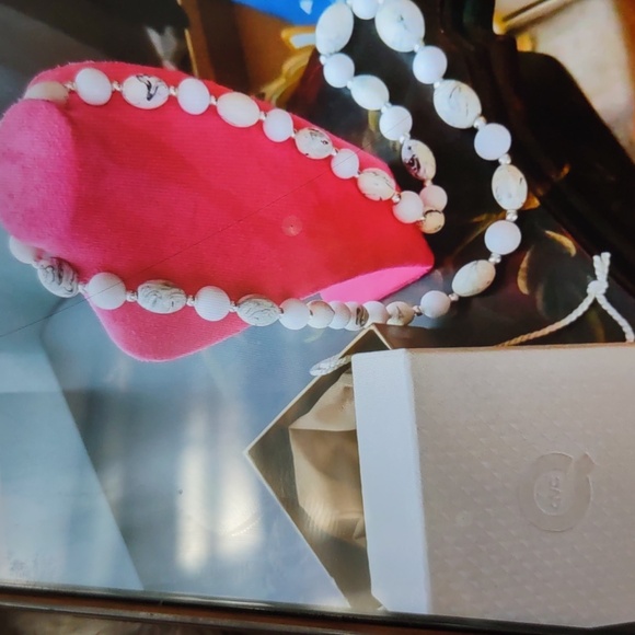QVC WHITE/SILVER MARBLE GRADUATED BOHO BEADED NECKLACE 24" NEW! - Picture 2 of 3